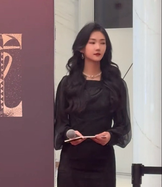 Danh tính bạn gái mới của Huỳnh Hiểu Minh: Kém 22 tuổi, mới yêu đã hưởng đặc quyền chưa tình cũ nào có được- Ảnh 5.