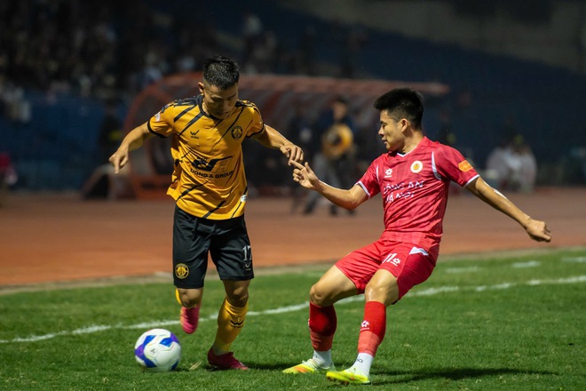 Hy hữu tại V.League: Vì sao thủ môn CLB Thanh Hoá phải lên đá tiền đạo? - Ảnh 3.