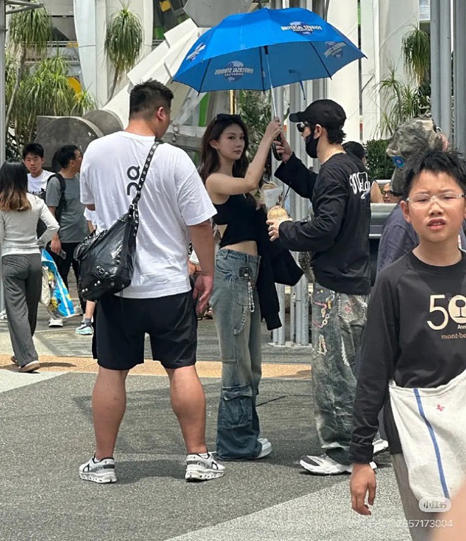 Danh tính bạn gái mới của Huỳnh Hiểu Minh: Kém 22 tuổi, mới yêu đã hưởng đặc quyền chưa tình cũ nào có được- Ảnh 1.