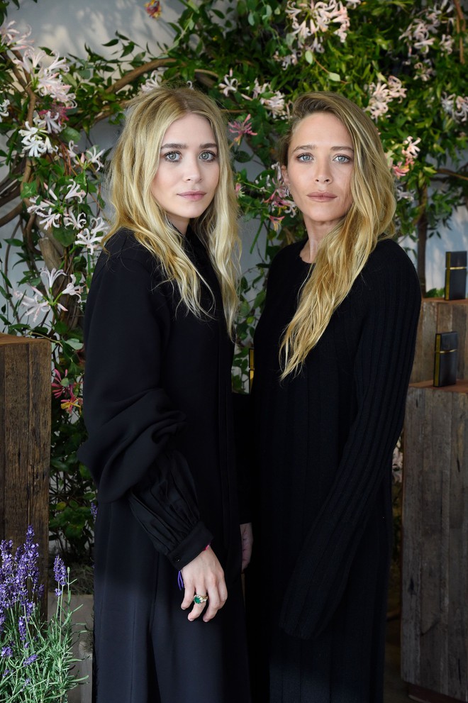 Mary-Kate và Ashley Olsen đây ư: Chuyện gì xảy ra với cặp song sinh quyền lực của làng thời trang vậy?- Ảnh 6.