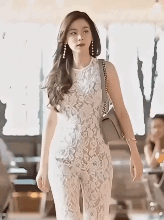 9 avcd bà trùm jumsuit, đồ sến rện cũng cân được - Ảnh 6.