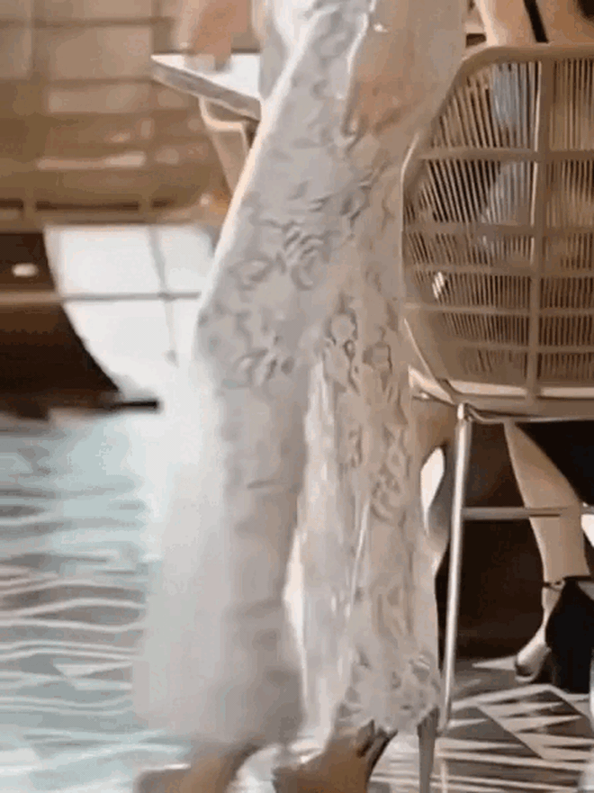 9 avcd bà trùm jumsuit, đồ sến rện cũng cân được - Ảnh 5.