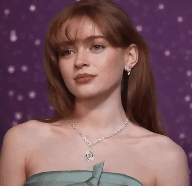 Cô gái dậy thì thành công nhất Hollywood: Trời sinh tóc đỏ mắt xanh, visual quá đỉnh cả thế giới không ai làm lại- Ảnh 2. Cô gái dậy thì thành công nhất Hollywood: Trời sinh tóc đỏ mắt xanh, visual quá đỉnh cả thế giới không ai làm lại- Ảnh 2.