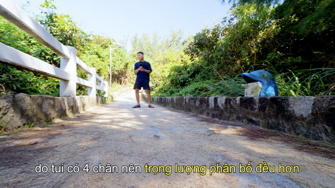 Bị bóc phốt thái độ chảnh chọe nhưng "hướng dẫn viên" ở Mũi Điện lại khiến ai cũng tranh nhau thuê- Ảnh 3. Bị bóc phốt thái độ chảnh chọe nhưng "hướng dẫn viên" ở Mũi Điện lại khiến ai cũng tranh nhau thuê- Ảnh 3.