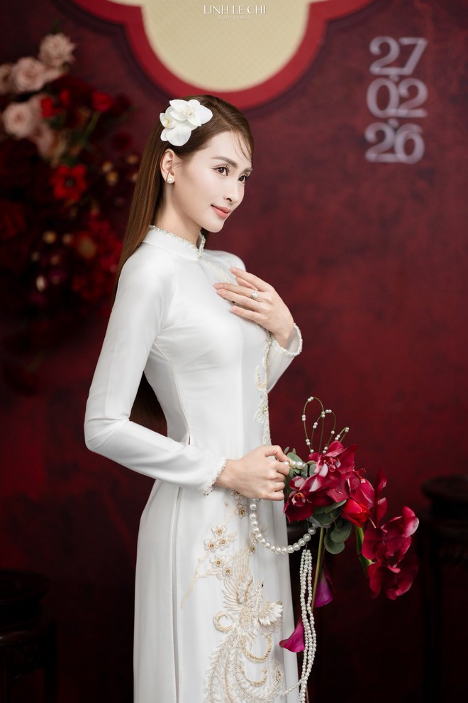 Ảnh nét căng: MC Mù Tạt đeo vàng nặng trĩu lên xe hoa cùng tuyển thủ Đức Huy,"nắn chồng" cực gắt ngay đêm tân hôn- Ảnh 19.