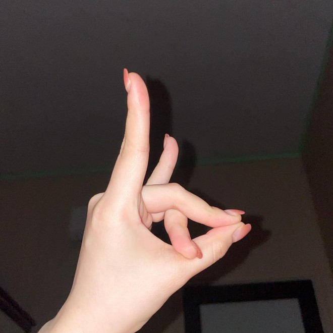 Trend “kết ấn cầu tài” mong thành phú ông, phú bà: Làm mấy mấy giây, giàu được thì tốt không thì có kỷ niệm - Ảnh 4.