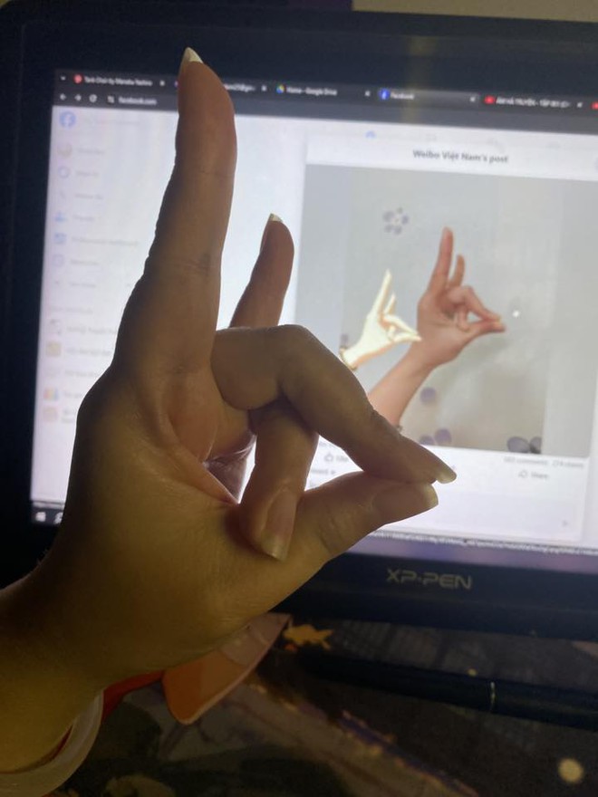 Trend “kết ấn cầu tài” mong thành phú ông, phú bà: Làm mấy mấy giây, giàu được thì tốt không thì có kỷ niệm - Ảnh 3.