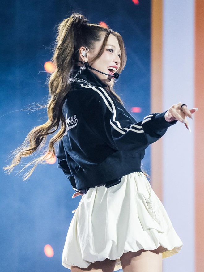 Mỹ nhân ở nhà là nữ thần Vpop đẹp chấp 10 Hoa hậu, sang Hàn bắt chước thần tượng lại thành mẹ idol- Ảnh 5. Mỹ nhân ở nhà là nữ thần Vpop đẹp chấp 10 Hoa hậu, sang Hàn bắt chước thần tượng lại thành mẹ idol- Ảnh 5.