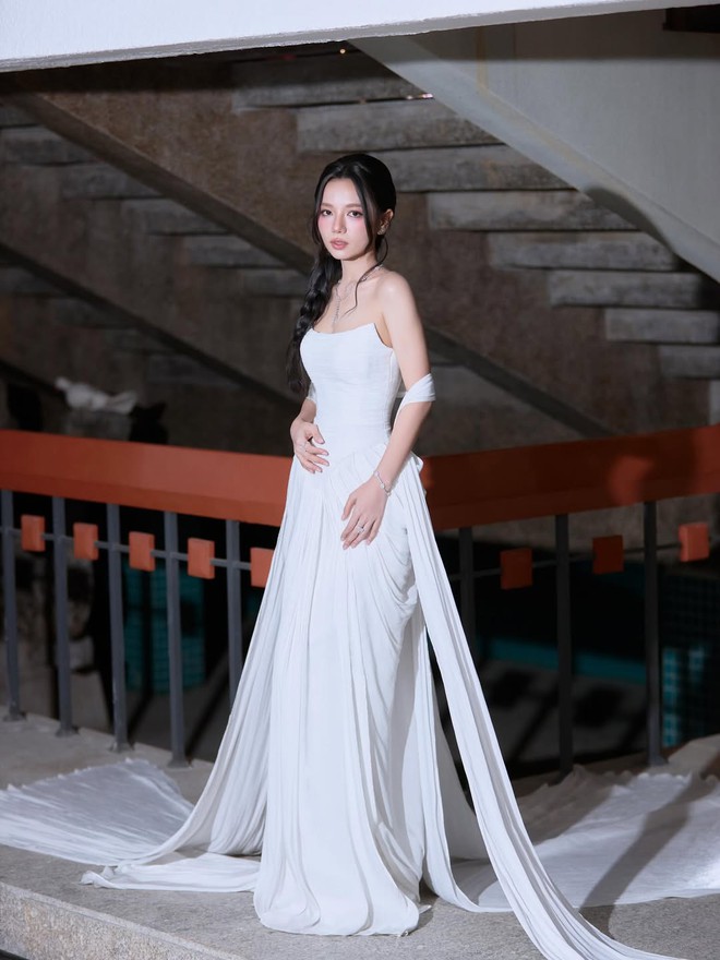 Mỹ nhân này là "phượng hoàng tái sinh" showbiz: Gương mặt tuyệt đối điện ảnh, style ngày càng lên hương chạm nóc- Ảnh 5.