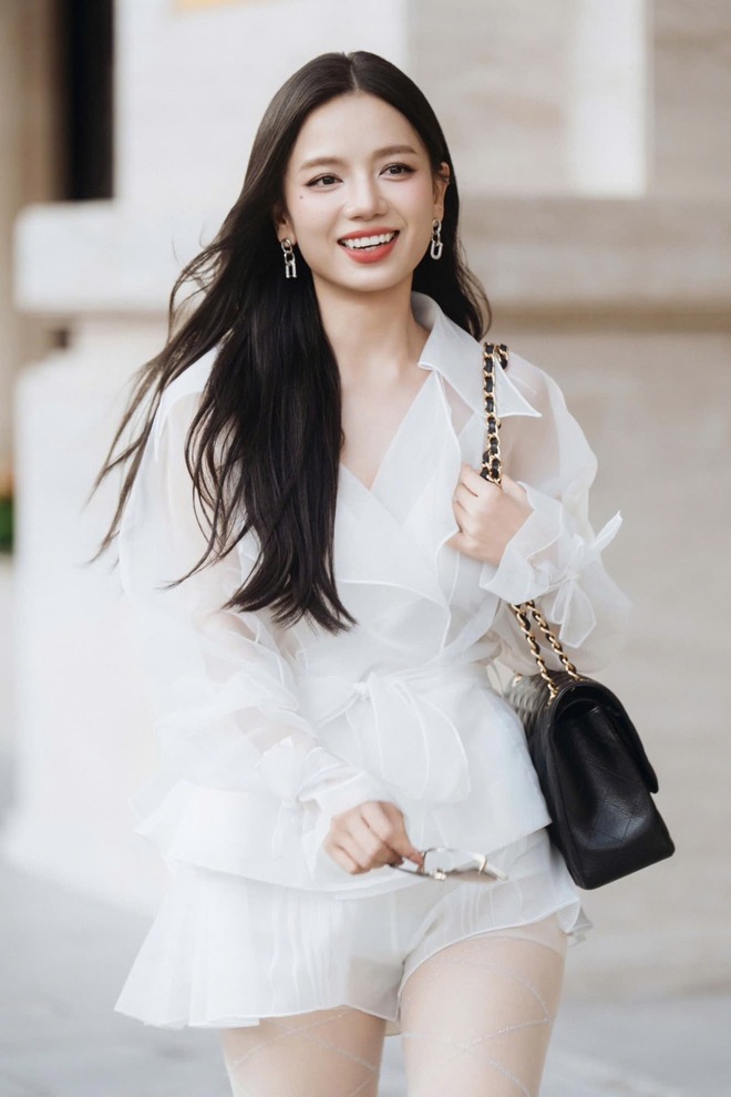 Mỹ nhân này là "phượng hoàng tái sinh" showbiz: Gương mặt tuyệt đối điện ảnh, style ngày càng lên hương chạm nóc- Ảnh 3.