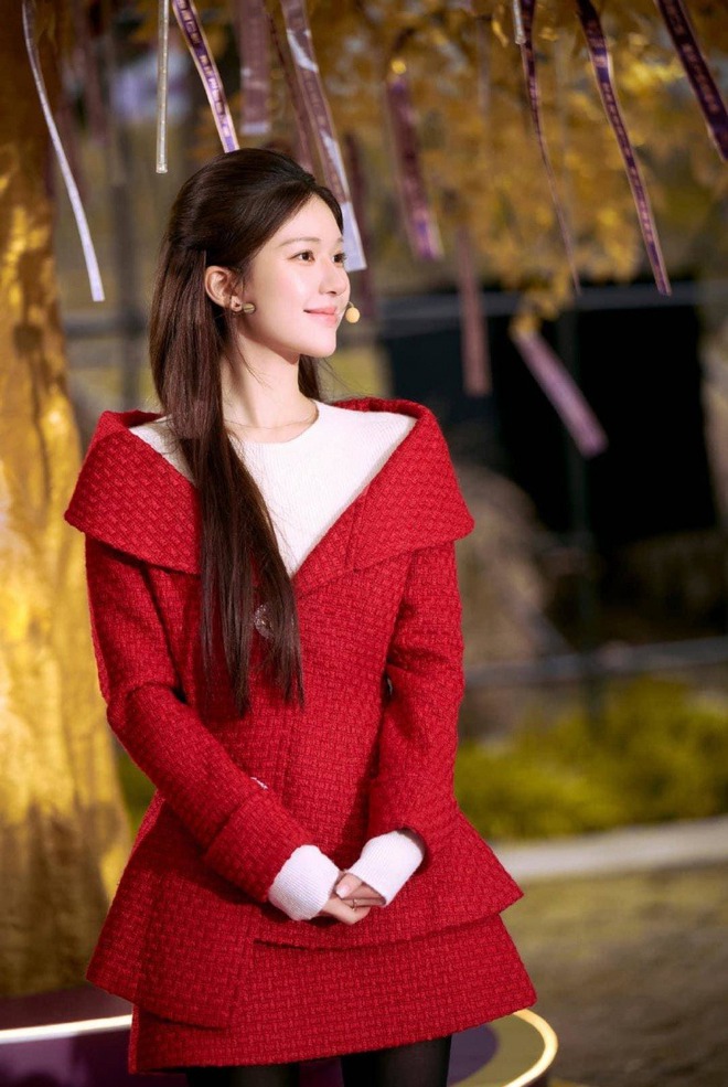 Ngoại lệ showbiz: "Thánh nữ sold out" mặc gì cũng hot, Trung Quốc 1,4 tỷ dân không ai làm lại- Ảnh 12.