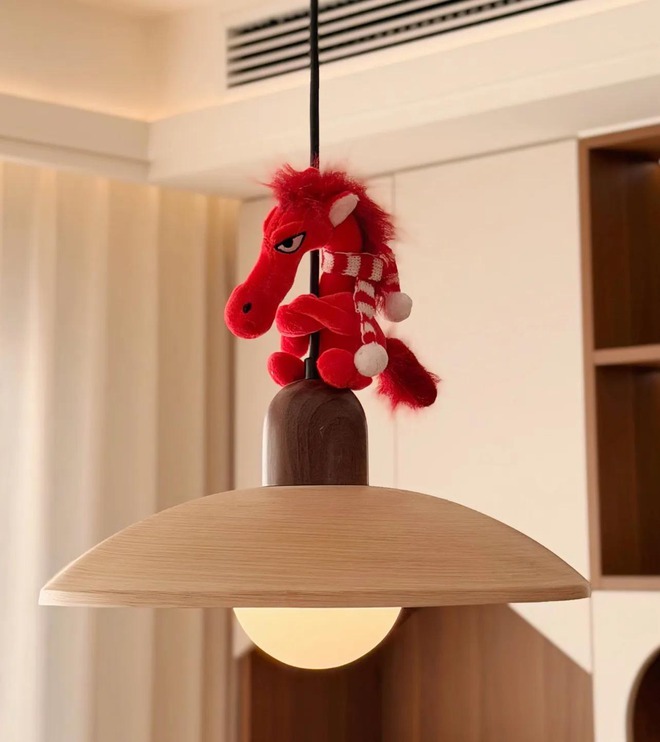 5 cách trang trí nhà Tết Ngựa: Không tốn kém mà vẫn đẹp hết nước chấm, đúng kiểu "mã đáo thành công"- Ảnh 2.