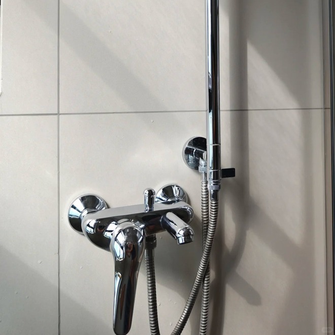 Sát Tết mới nhận ra: Dọn nhà vệ sinh siêu khó, nhưng nếu làm đúng 6 mẹo này - sạch như mới xây luôn- Ảnh 10.