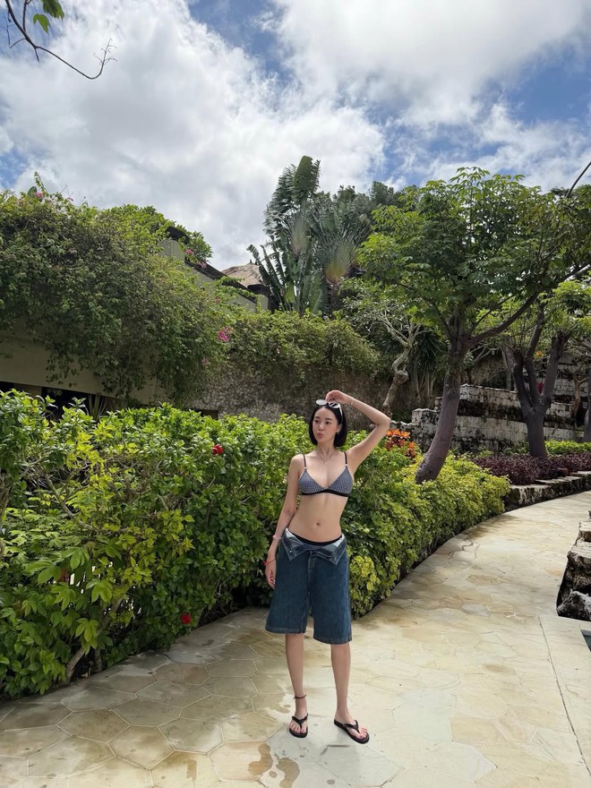 Tình tin đồn G-Dragon thả dáng với bikini, U40 mà "cháy" cỡ này!- Ảnh 4.