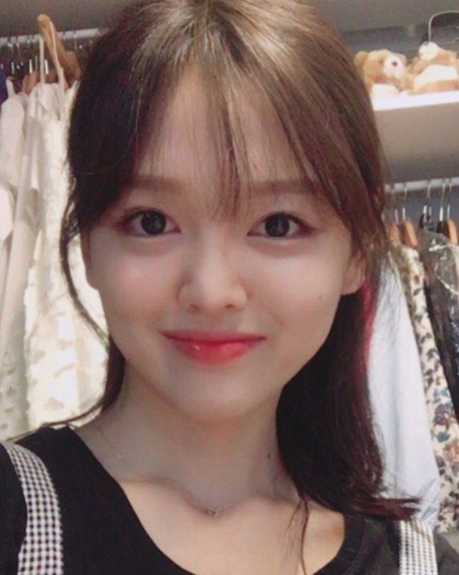 Xôn xao ảnh "Em gái quốc dân" Kim Yoo Jung lộ ảnh mang bầu?- Ảnh 6.