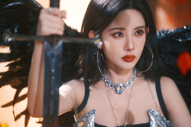 Nữ diễn viên đang được cả nước săn đón chi hơn 262 triệu mua ô tô điện thưởng Tết cho nhân viên - Ảnh 5.