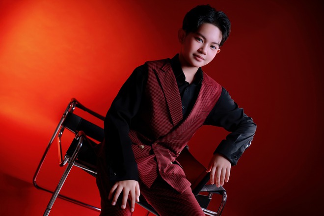 Quý tử "cực phẩm" nhà Phan Hiển: Thần thái chuẩn soái ca, bảng thành tích vượt xa ông bố nổi tiếng mới gâu choáng  - Ảnh 5.