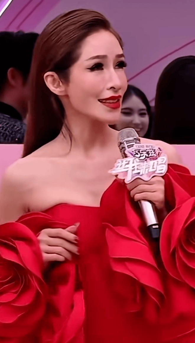 Nữ ca sĩ bị tai nạn đến hủy dung: Vết thương hoại tử 2 tháng, giờ gây sốc với "gương mặt rắn" méo mó- Ảnh 7.