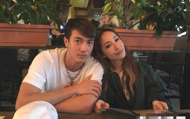 Nữ ca sĩ bị tai nạn đến hủy dung: Vết thương hoại tử 2 tháng, giờ gây sốc với "gương mặt rắn" méo mó- Ảnh 1.