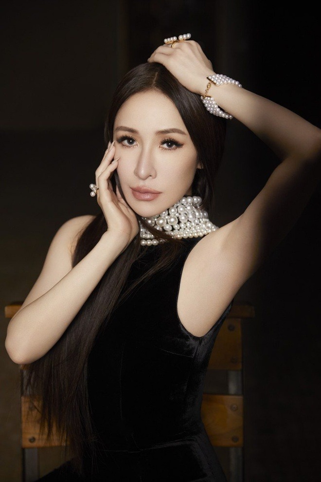 Nữ ca sĩ bị tai nạn đến hủy dung: Vết thương hoại tử 2 tháng, giờ gây sốc với "gương mặt rắn" méo mó- Ảnh 4.