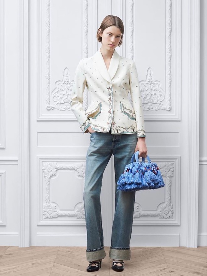 Mỹ nhân đẹp chấn động thế gian lộng lẫy trên thảm đỏ, tới set đồ Dior lên nhận giải lại khiến fan "phát cọc"l- Ảnh 5. Mỹ nhân đẹp chấn động thế gian lộng lẫy trên thảm đỏ, tới set đồ Dior lên nhận giải lại khiến fan "phát cọc"l- Ảnh 5.