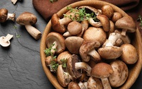 Đừng chỉ ăn táo! 5 thực phẩm này mới là ‘quả bom vitamin’ cho người U40-U60: Càng ăn càng khỏe, càng tươi trẻ!