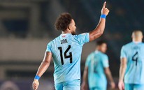 Xuân Son "đáng sợ" quá!