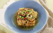 Món đậu phụ rán xong làm thêm bước này giòn rụm thơm nức: Tưởng đơn giản mà ngon bất ngờ!