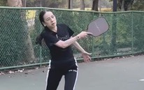 Nữ tỷ phú Thái Lan Madam Pang chơi pickleball gây bão cõi mạng
