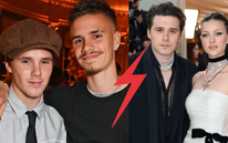 Hai con trai Beckham khoe tình anh em khăng khít sau khi bị anh cả Brooklyn "tố" hợp lực "tấn công" mình trên MXH