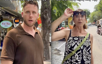 2 vị khách Tây há hốc trước 1 cảnh tượng xảy ra ở TP.HCM ngay lúc này!