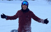 David Beckham ra tay cứu mỹ nhân ở khu trượt tuyết, được khen hết lời