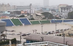 Sân U22 Việt Nam thi đấu SEA Games 33 chìm trong mưa lũ