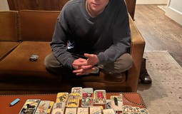 Xôn xao mạng xã hội cảnh giám đốc Dior đi coi bói