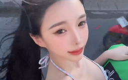 Ăn mặc phản cảm ngồi xe ôm, hot girl khiến người xem phẫn nộ