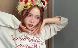 Hoá thân thành cây thông Noel, hot girl khiến triệu anh em “gục ngã” vì quá dễ thương