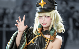 Chụp ảnh sexy, nữ coser “bất lực” khi bị người xem đổ lỗi làm “đứt chuỗi”