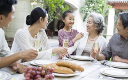 Người già khôn ngoan không bao giờ bàn luận 4 điều này với con vì họ biết nói ra dễ xung đột và căng thẳng!