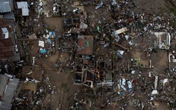 Bão cuồng phong Kalmaegi quá hung tàn, tất cả đều bị phá hủy: Những hình ảnh flycam lột tả sự thảm khốc