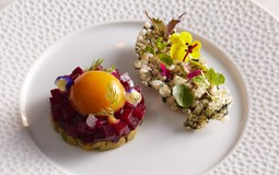 Mỹ vị bốn bán cầu hội tụ trong hành trình ẩm thực mới của Hemispheres Steak & Seafood Grill