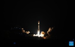 Geely sau 40 năm: từ xưởng linh kiện tủ lạnh đến hệ sinh thái ô tô toàn cầu, phóng cả vệ tinh