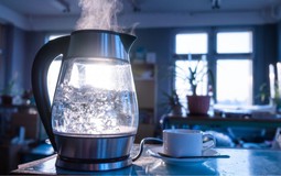 10 năm dùng bình siêu tốc, tôi mới rút ra 5 nguyên tắc vàng vừa an toàn lại còn tiết kiệm điện
