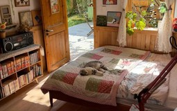 Tan chảy với căn hộ của cụ bà 70 tuổi: Sống bình yên 1 mình, không làm gánh nặng cho con cháu