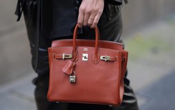 Túi Hermès mất giá, người giàu đã chùn tay?