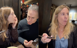 Bữa cơm nhà giá 1,8 triệu khiến 4 vị khách Tây ngỡ ngàng khi du lịch Hà Nội