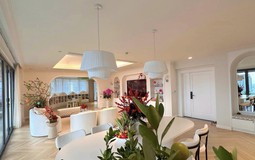 Hoa hậu Việt Nam đầu tiên làm dâu hào môn, được chồng chiều như công chúa, sống đời thượng lưu trong biệt thự hạng sang