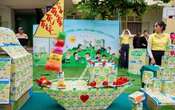 Khi vỏ hộp sữa đậu nành hóa thành ước mơ xanh trong tay trẻ nhỏ