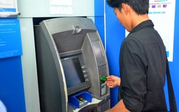 Cách hacker khiến ATM tự động "phun" tiền xối xả như trúng số