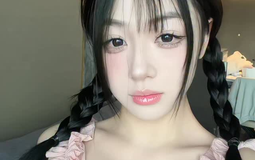 Trần Hà Linh đu trend "hôn vào đây", tung video mới khiến anh em game thủ "gục ngã"