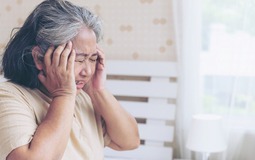 Đi làm giúp việc lương 15 triệu, ngủ phòng điều hòa mát rượi nhưng cảnh buổi sáng của chủ khiến tôi muốn bỏ việc